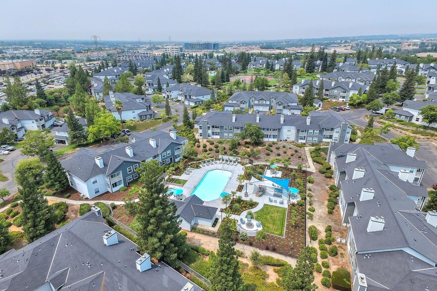 Primary Photo - Rosemeade at Olympus Pointe
