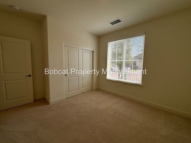 Building Photo - 1120 Dapple Dr