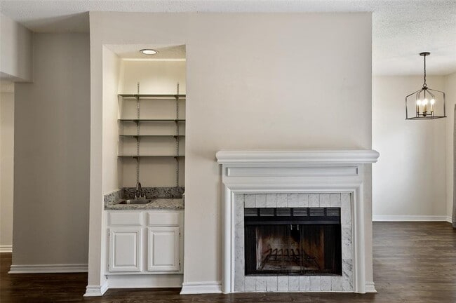 Building Photo - 8555 Fair Oaks Crossing