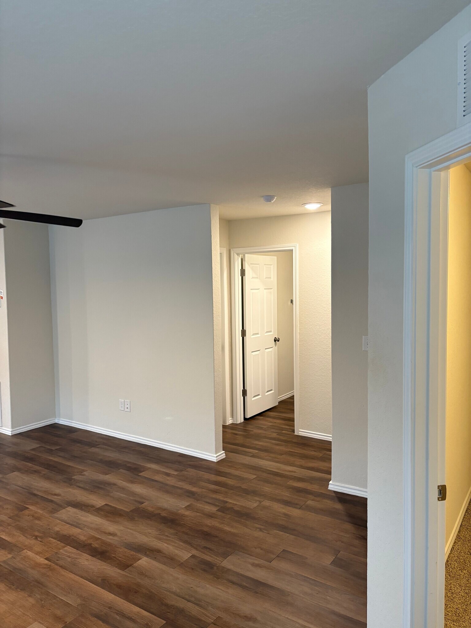 Hallway entrance - 13718 Crossbow Rdg