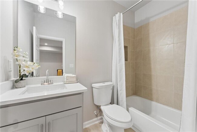 Building Photo - 3364 Sarah Trl
