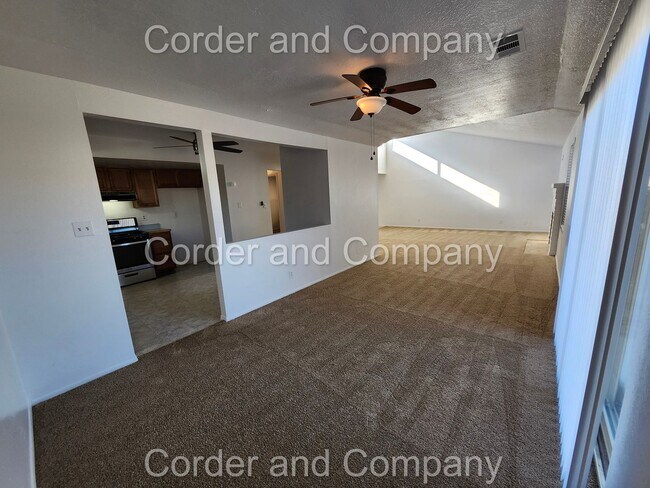 Building Photo - COMING SOON Nice 3 Bedroom, 1 3/4 Bathroom, 2 Car Garage and 1,452 Sq Ft. Home in Western Hills, ...