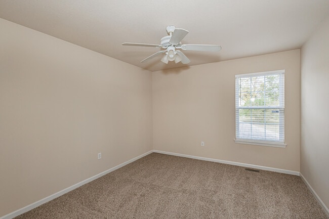 Building Photo - 307 Burnside Dr