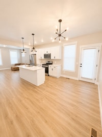 Building Photo - 6033 Farmstead Ave