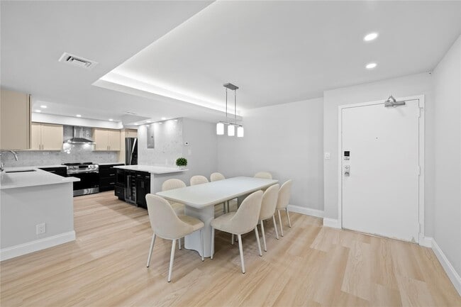 Building Photo - 3500 Galt Ocean Dr