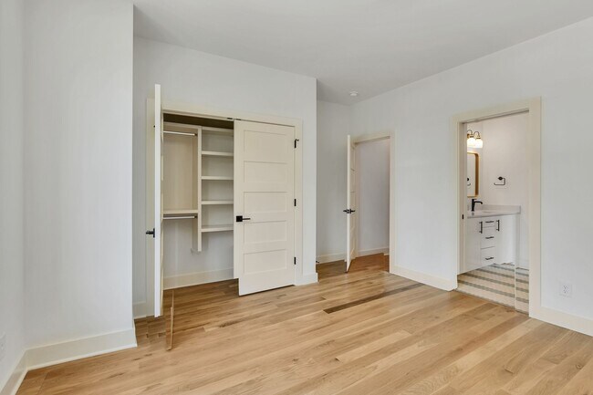 Building Photo - 660 Vernon Ave