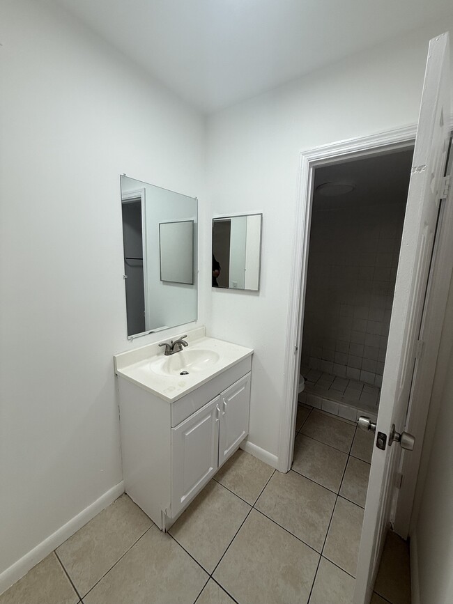 Building Photo - 2916 NW 55th Ave