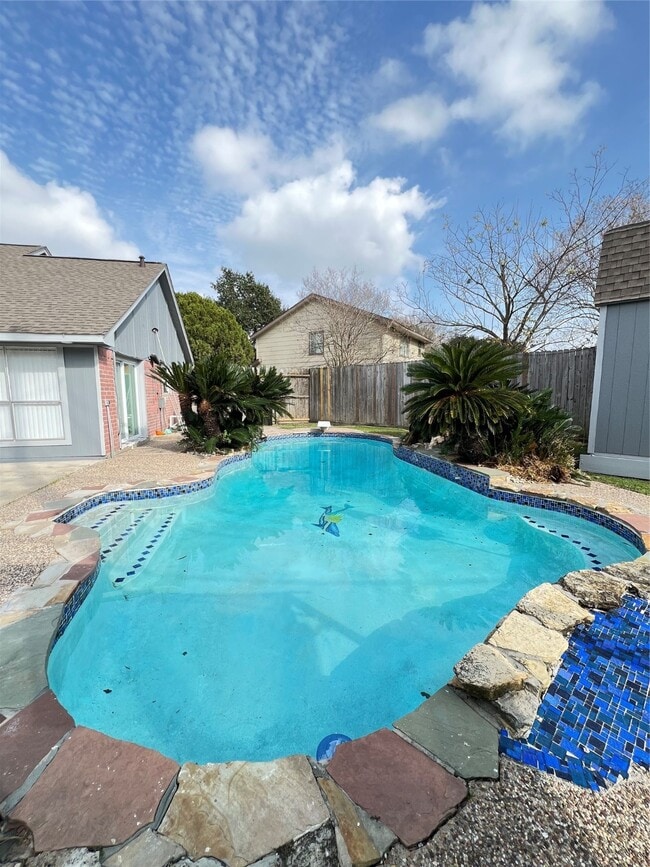 Building Photo - 10123 Early Spring Dr