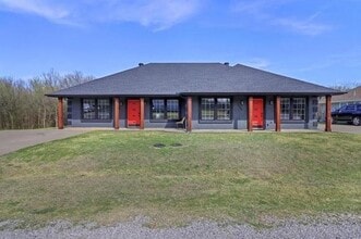 Building Photo - 3606 Kayewood Dr