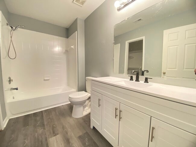 Building Photo - 4031 Raspberry Ct