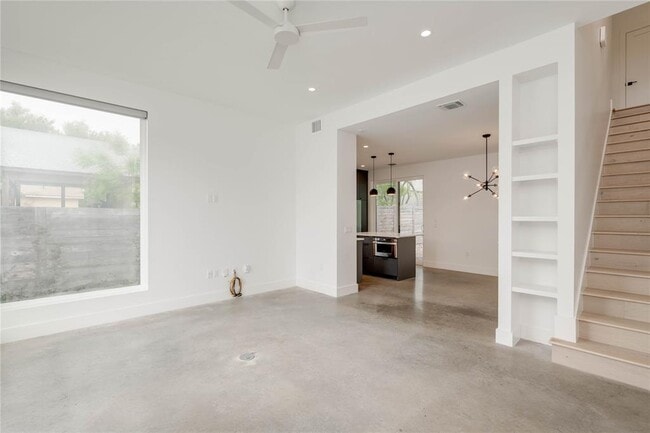 Building Photo - 1206 Justin Ln