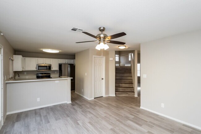 Building Photo - 425 Raindance Dr