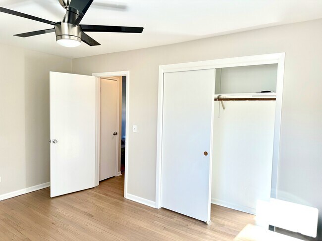 Building Photo - 406 Franklin Ave