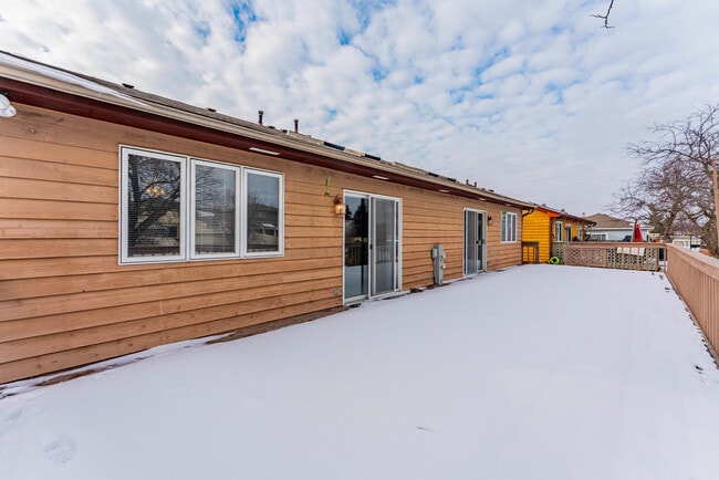 Building Photo - 7203 S 86th Ave