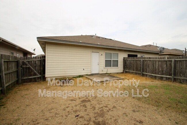 Building Photo - 2817 Southampton Way