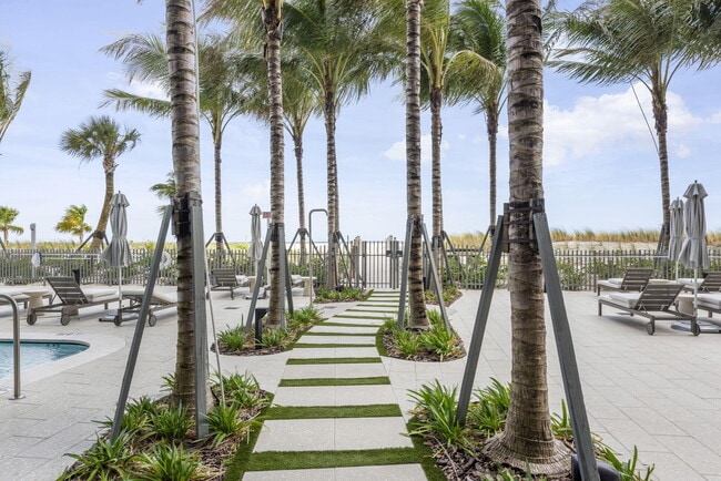 Building Photo - 900 N Ocean Blvd