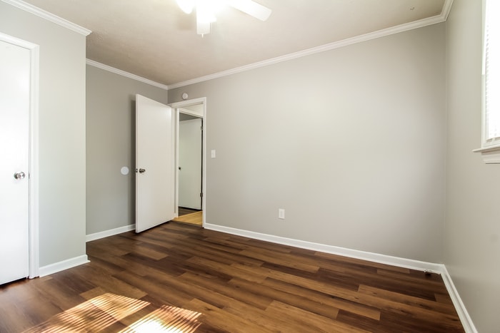 Building Photo - 402 Roosevelt Dr