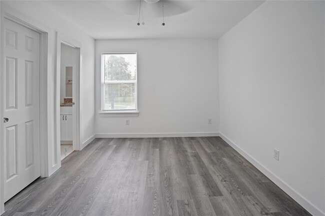 Building Photo - 9313 Hillis St