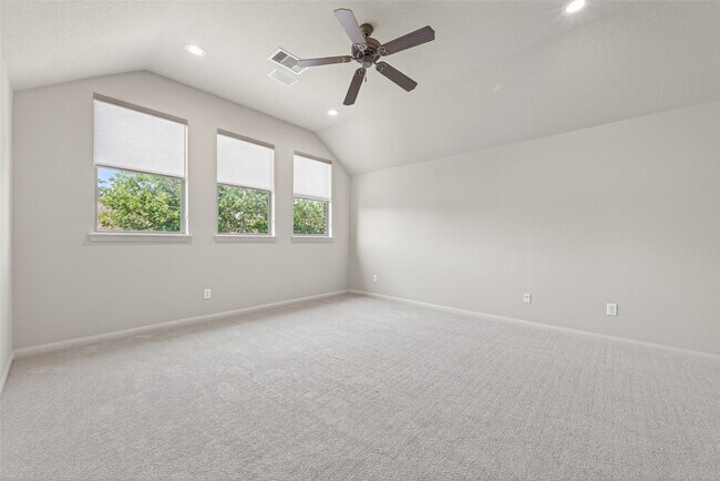 Building Photo - 17311 Quiet Shores Dr