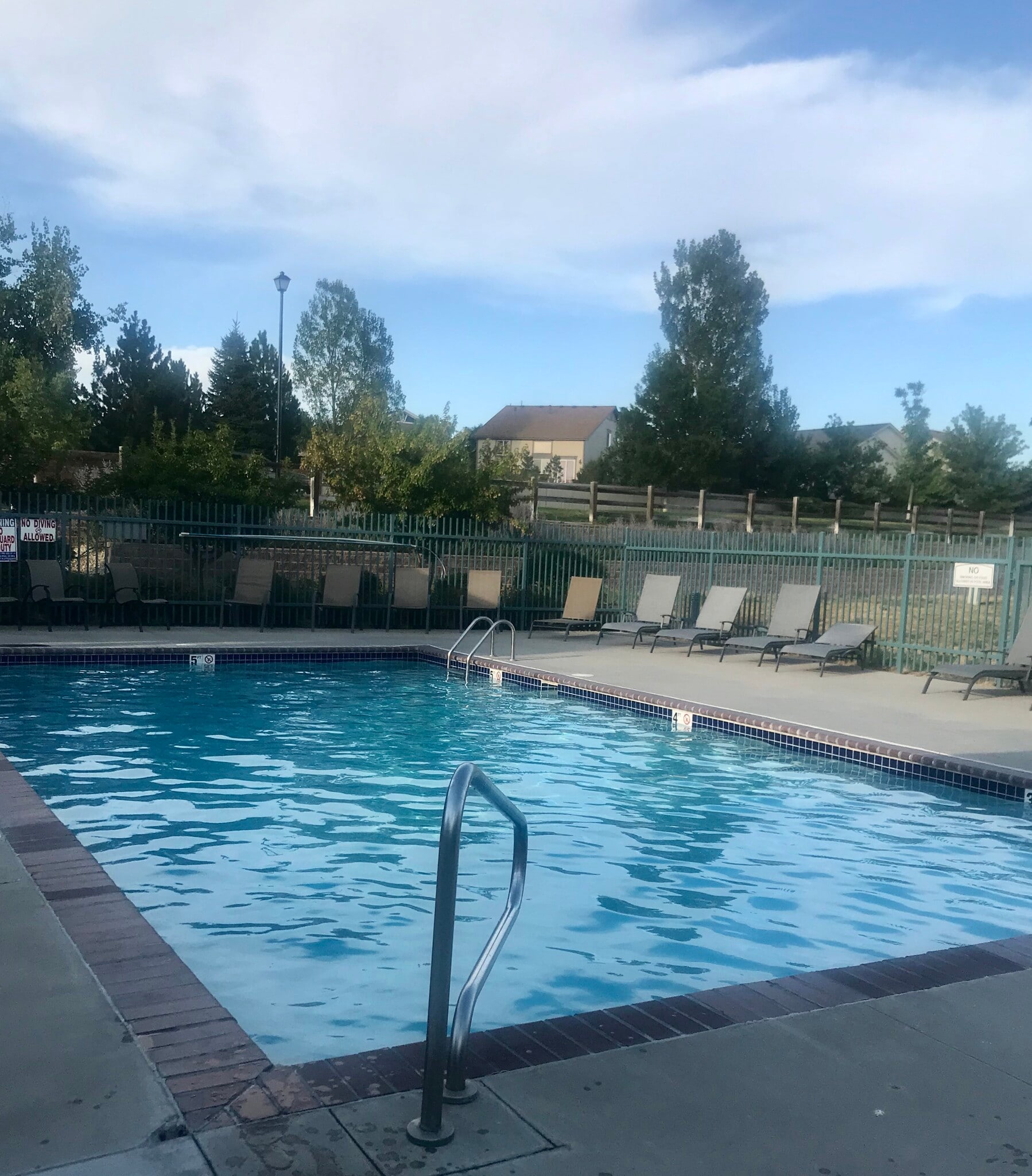 Pool with hot tub - 2682 S Cathay Way