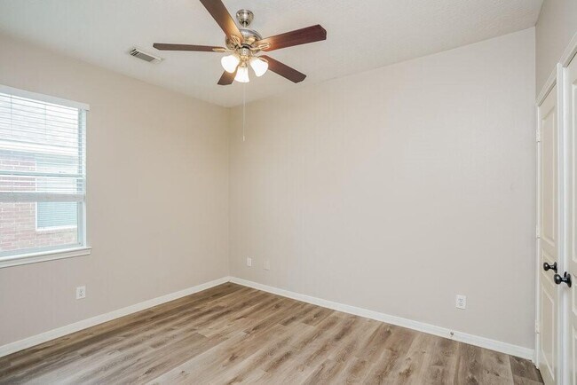 Building Photo - 2130 Pelican Landing Ct