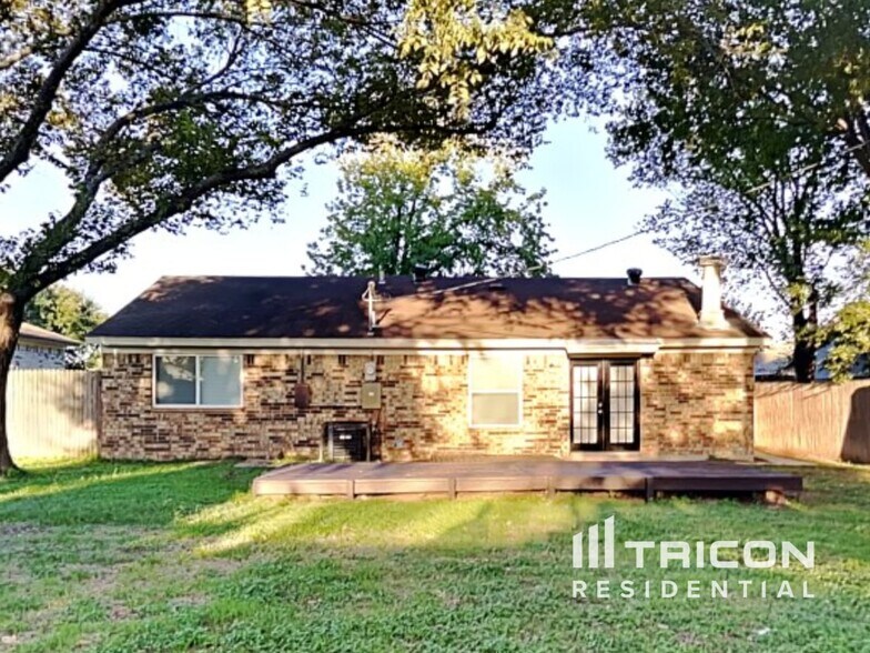 Building Photo - 5915 Myers Rd