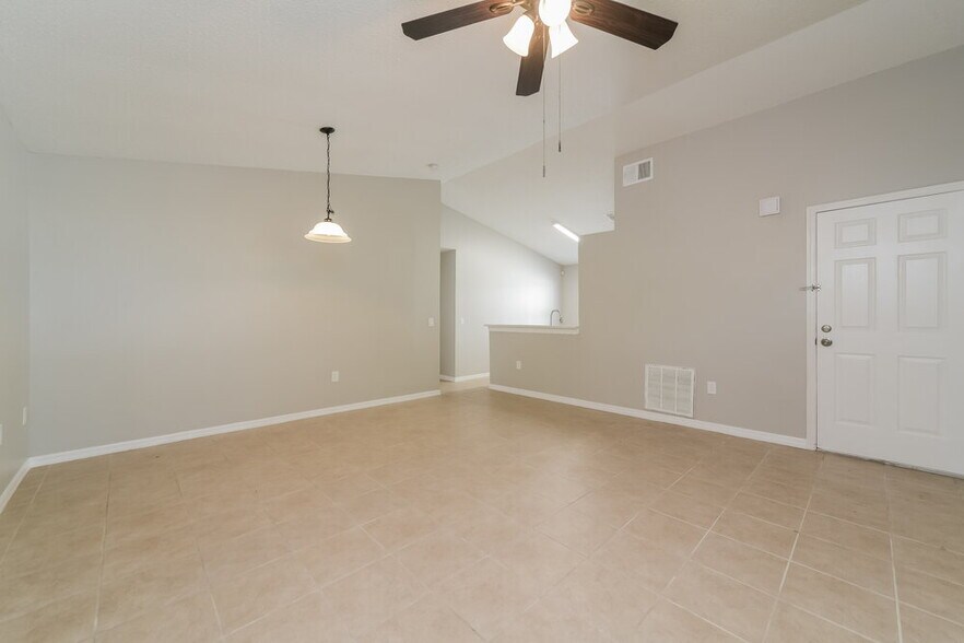Building Photo - 326 Daniels Pointe Dr