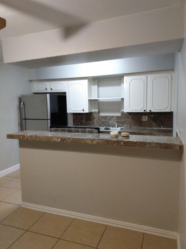 Building Photo - 4410 Nicholini St