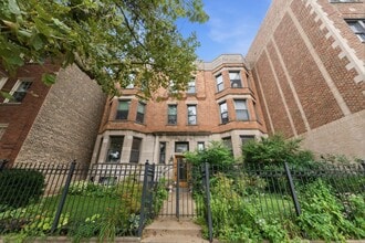 Building Photo - 954 W Cuyler Ave