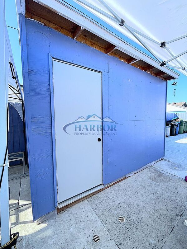 Building Photo - 646-646 W 19th St