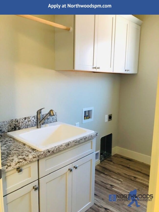 Building Photo - Newer Home Built 2020~ Walking distance to...