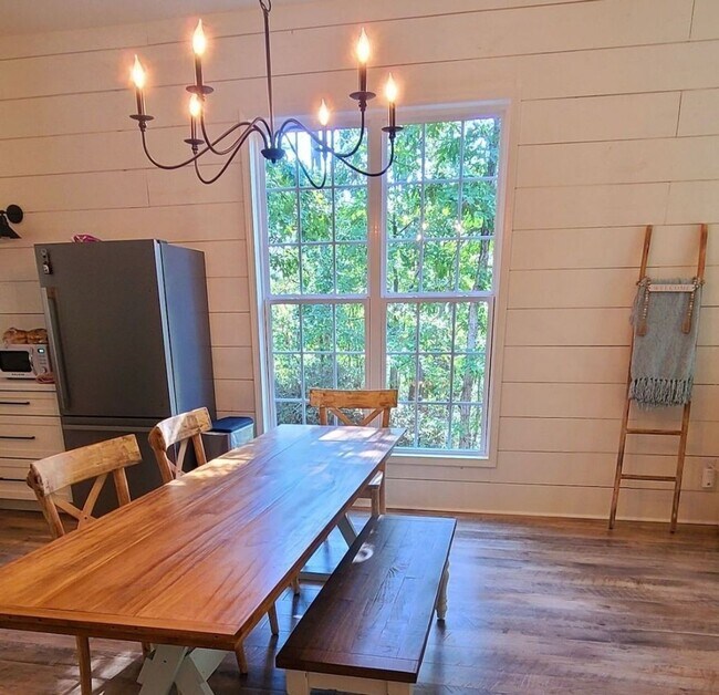 Building Photo - Charming 2BR House in Coldspring