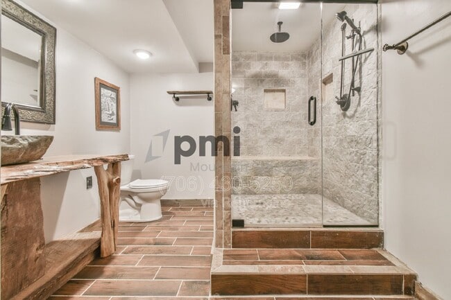 Building Photo - 230 Silver Maple Ln