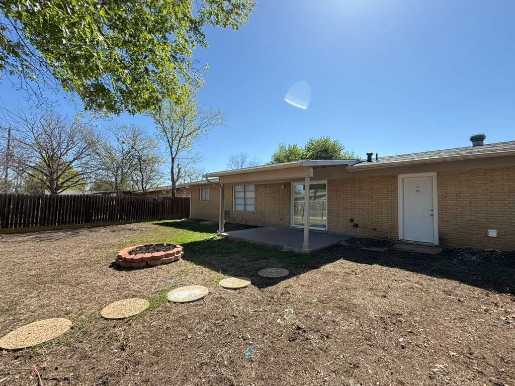 Building Photo - 317 E Lindbergh Blvd