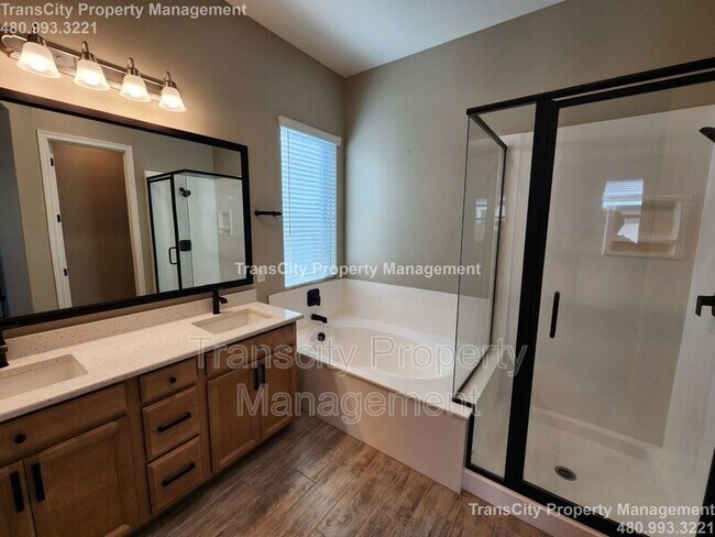 Building Photo - 3558 E Arabian Dr