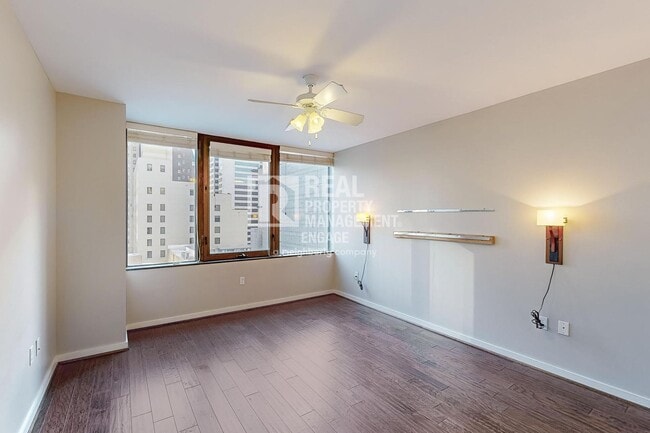 Building Photo - 2 Bedroom Condo Available for Rent in the Heart of DFW!