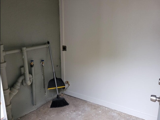 Building Photo - 248 Ray Ave