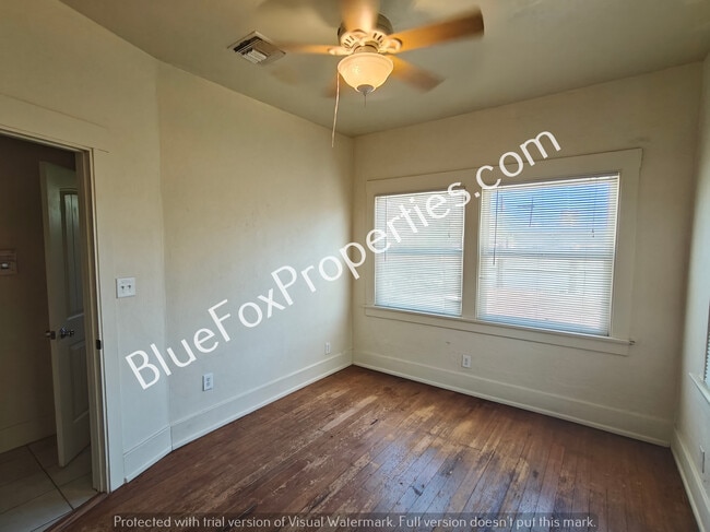 Building Photo - 827 E Helen St