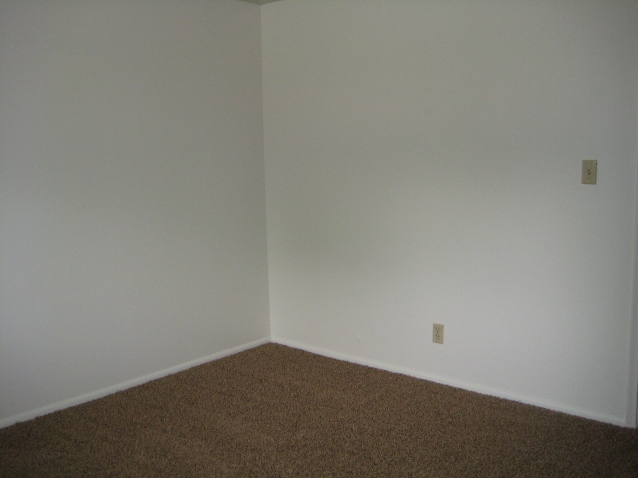 Building Photo - 370 W 200 N
