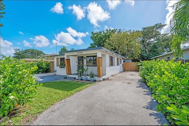 Building Photo - 5754 SW 20th St