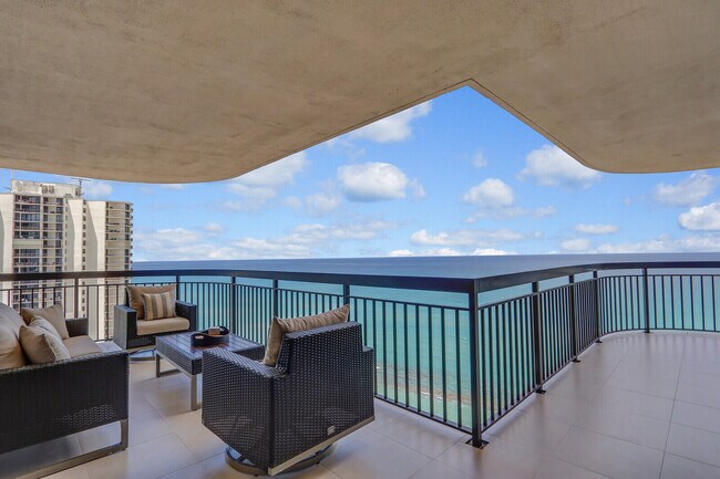 Building Photo - 5380 N Ocean Dr