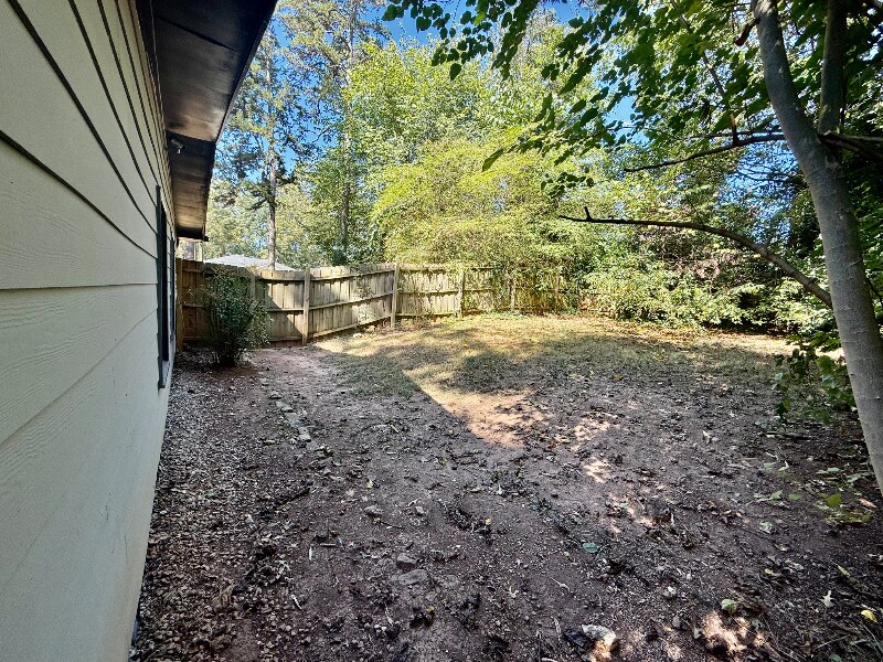 Building Photo - 2386 Elldale Ave