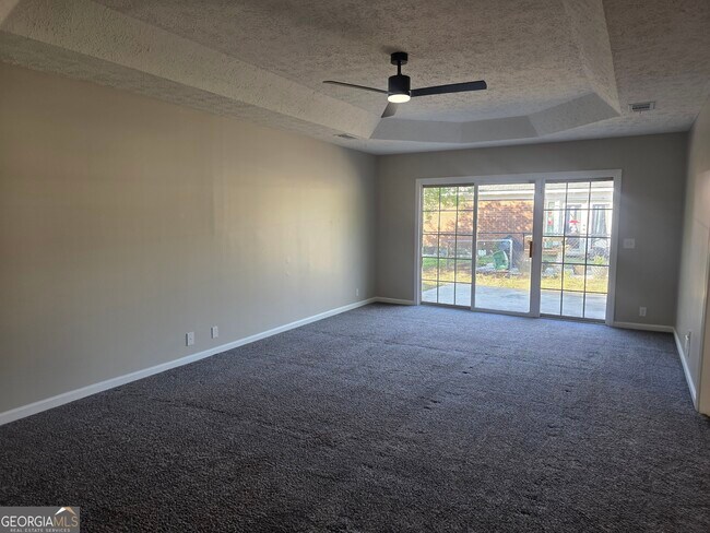 Building Photo - 34 Walnut Way