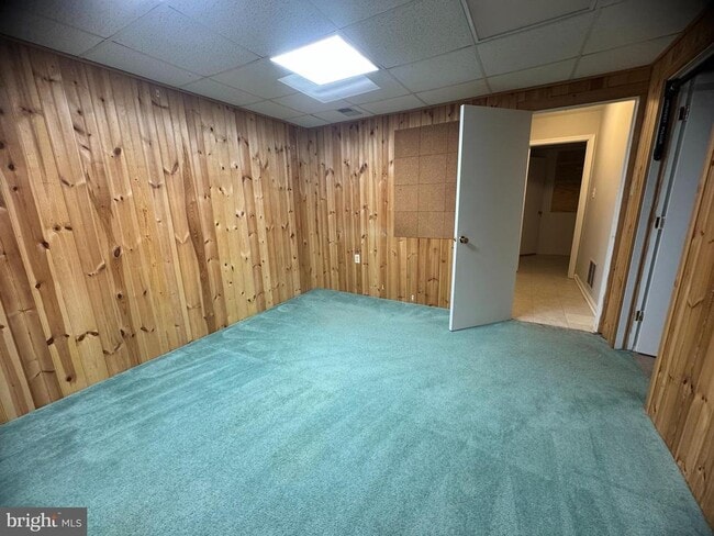 Building Photo - 2908 Seminole Rd