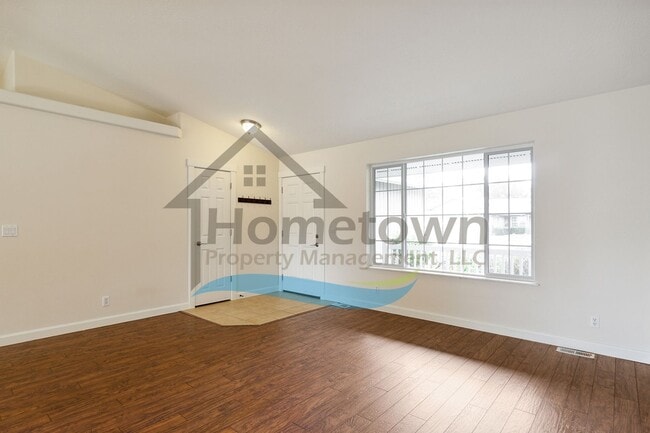 Building Photo - SHORT TERM LEASE ONLY (July 14 – Aug 31): 3 Bedroom 2 Bathroom Home with Attached 2 Car Garage Av...