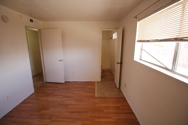 Building Photo - 2665 N Leah Pl