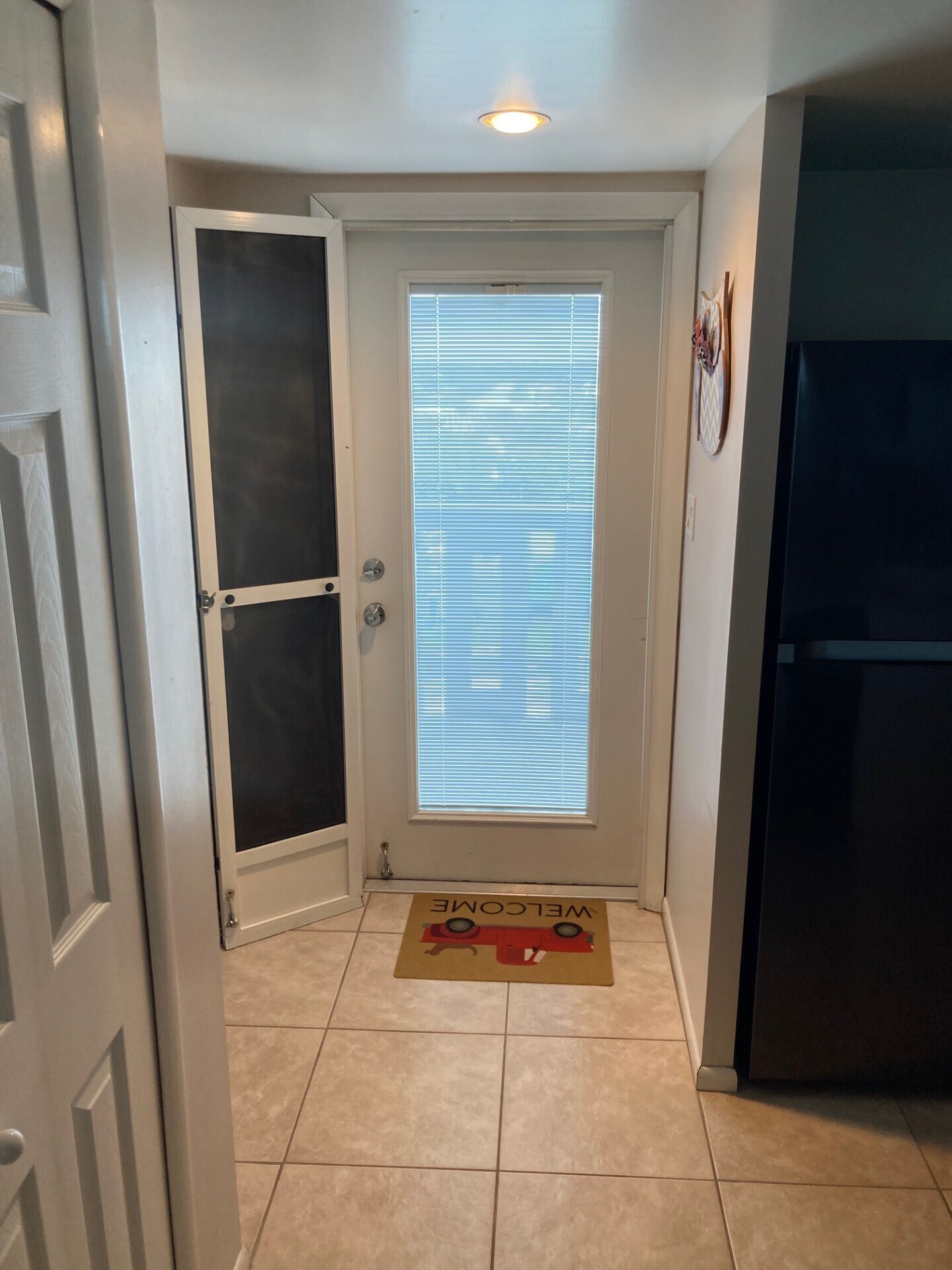 front door - 2131 NW Lakeview Dr
