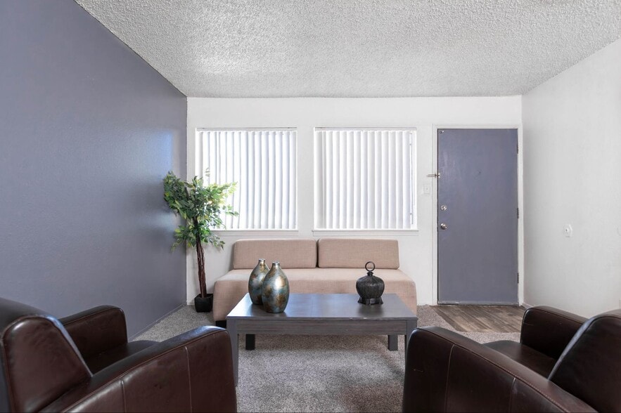 Building Photo - Sun Pointe Park Apartments