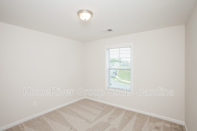 Building Photo - 351 Niblick Dr