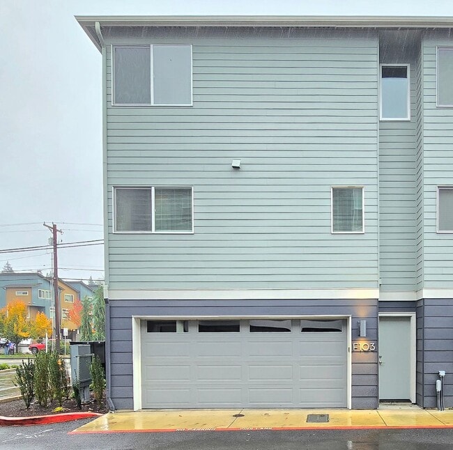 Building Photo - 4 Bedroom Home in Monroe Available Now!